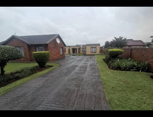 2 BEDROOM HOUSE FOR SALE IN DAWN PARK EXT